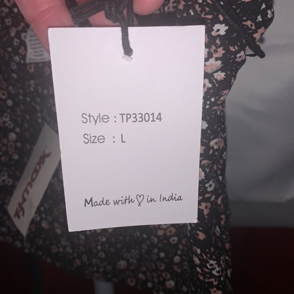 Crop Top - Picture 4 of 9